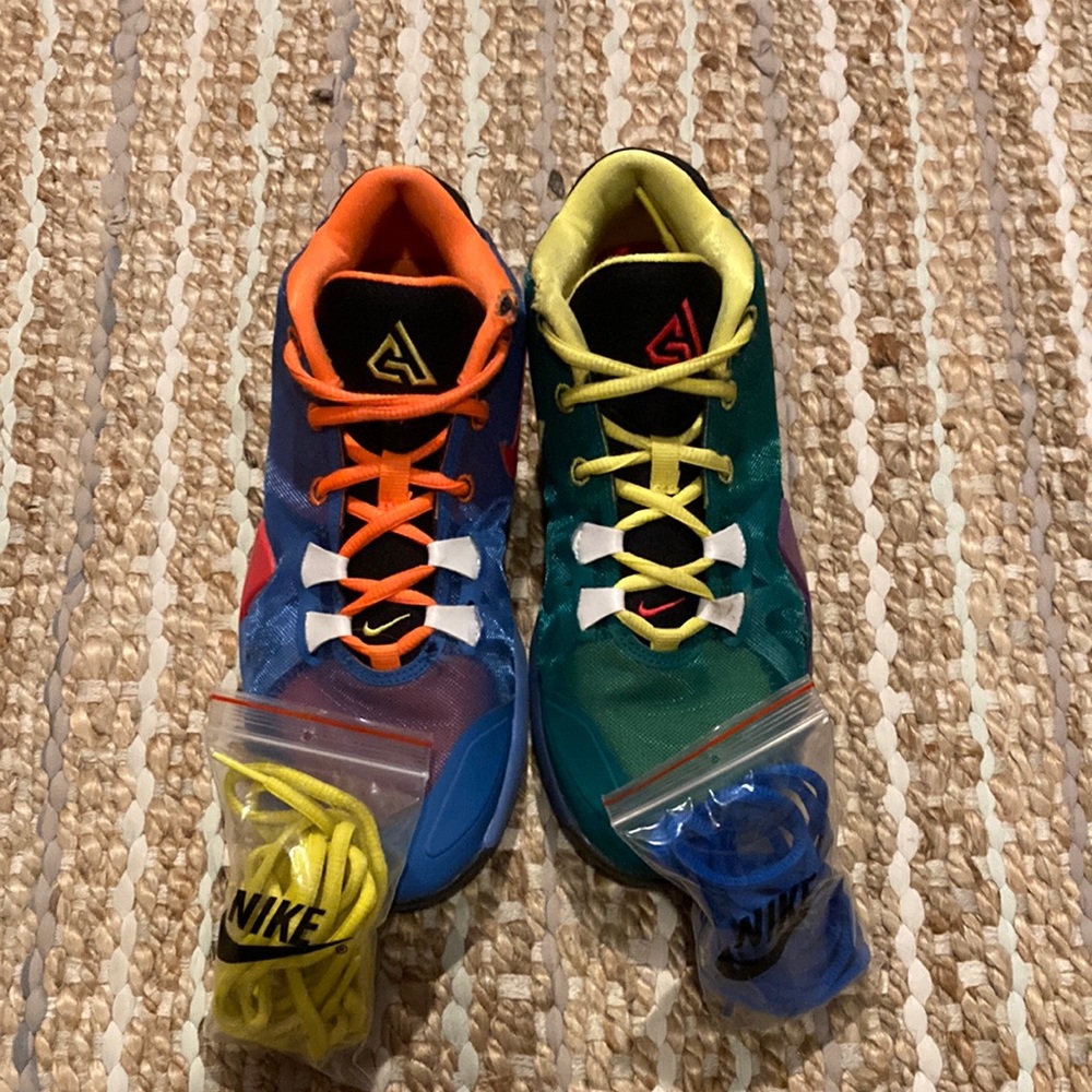 Giannis Antetokounmpo 1s multi color size 7